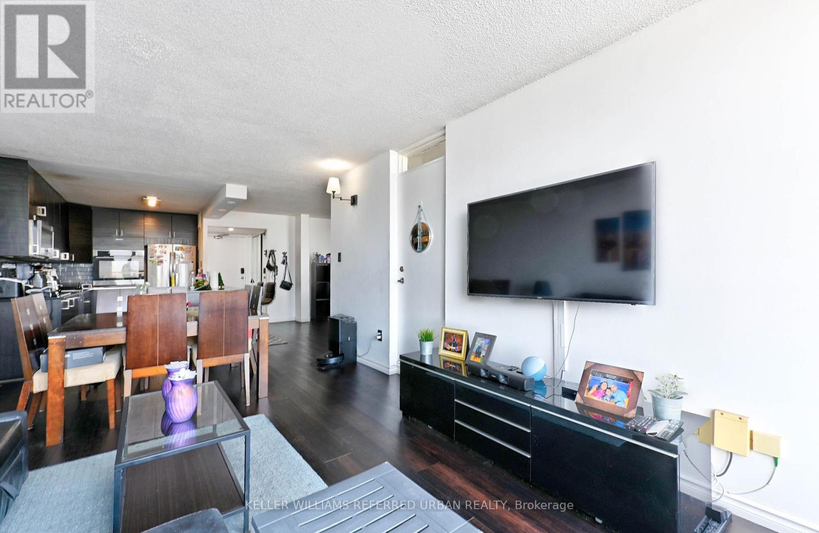 1811 - 10 Martha Eaton Way, Toronto, Ontario  M6M 5B3 - Photo 6 - W12889588