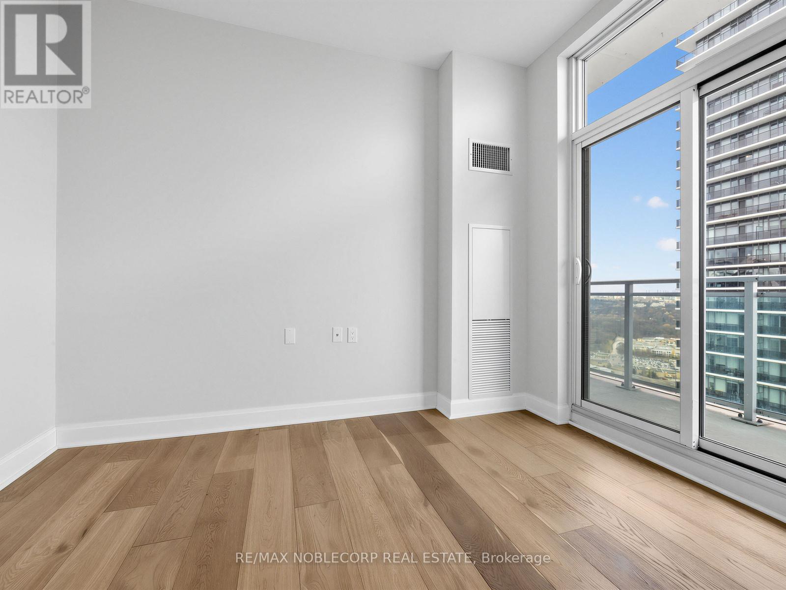 Uph4103 - 33 Shore Breeze Drive, Toronto, Ontario  M8V 0G1 - Photo 12 - W12889590