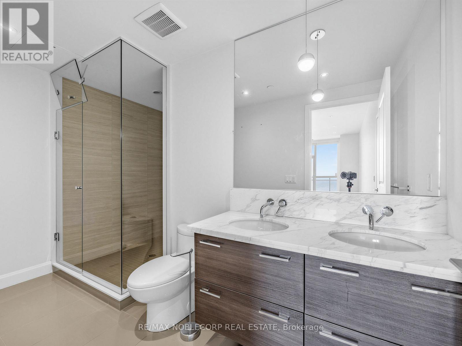 Uph4103 - 33 Shore Breeze Drive, Toronto, Ontario  M8V 0G1 - Photo 16 - W12889590