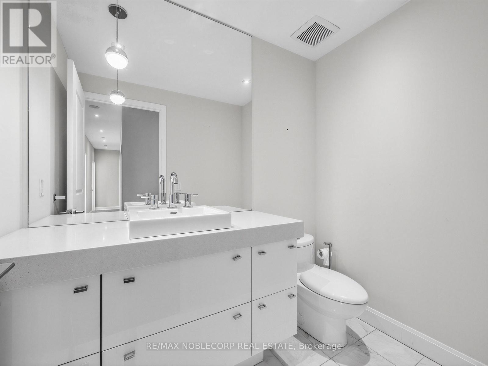 Uph4103 - 33 Shore Breeze Drive, Toronto, Ontario  M8V 0G1 - Photo 20 - W12889590