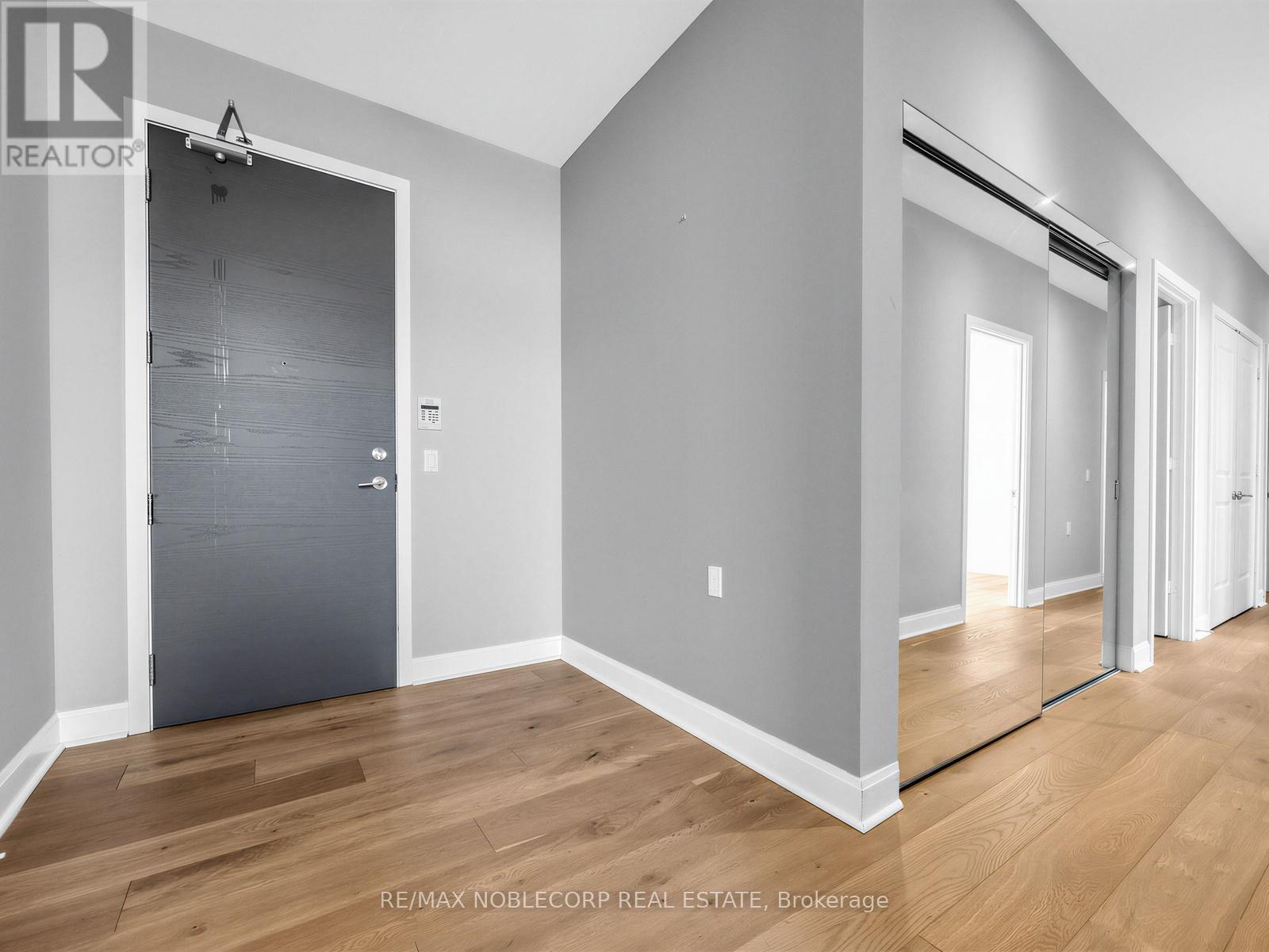 Uph4103 - 33 Shore Breeze Drive, Toronto, Ontario  M8V 0G1 - Photo 3 - W12889590