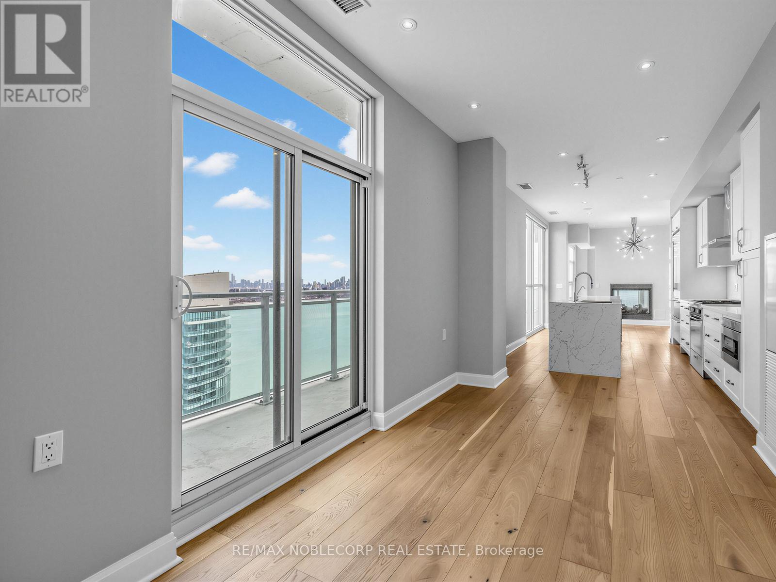 Uph4103 - 33 Shore Breeze Drive, Toronto, Ontario  M8V 0G1 - Photo 4 - W12889590