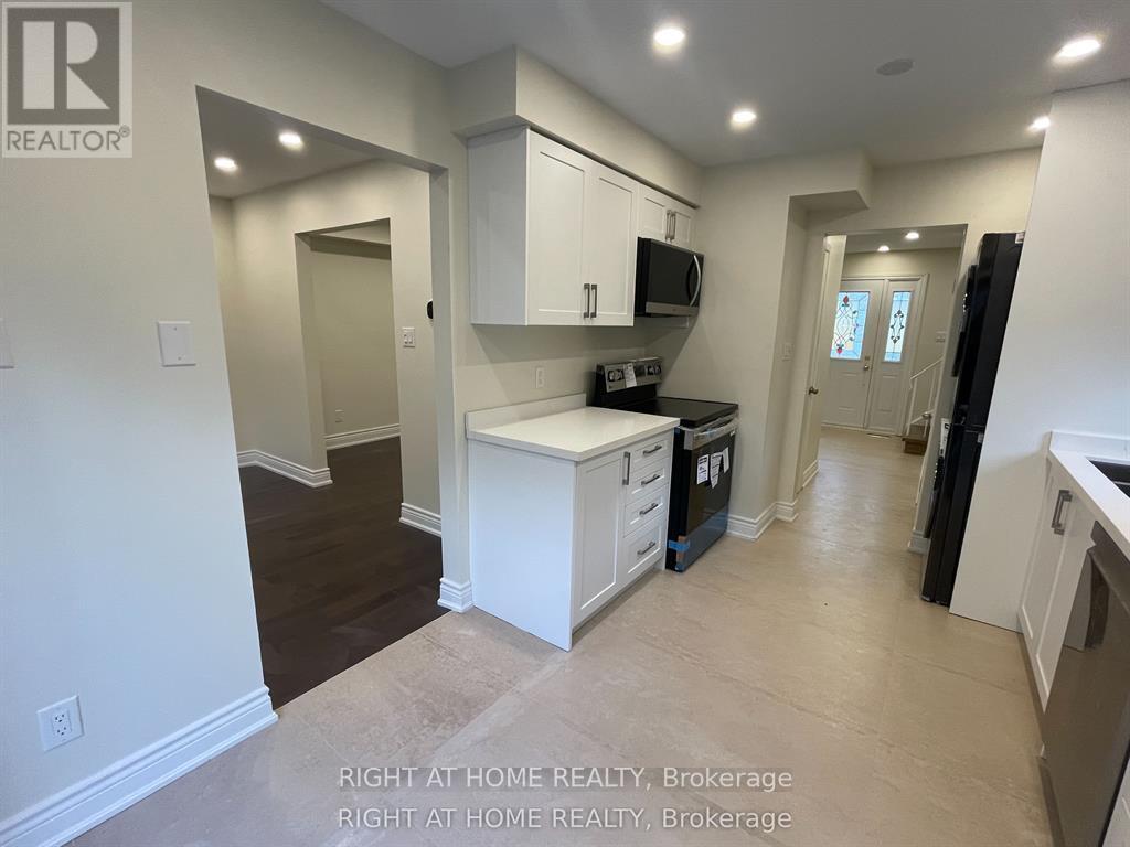 Upper Unit - 139 Riverview Street, Oakville, Ontario  L6L 5P6 - Photo 10 - W12889610