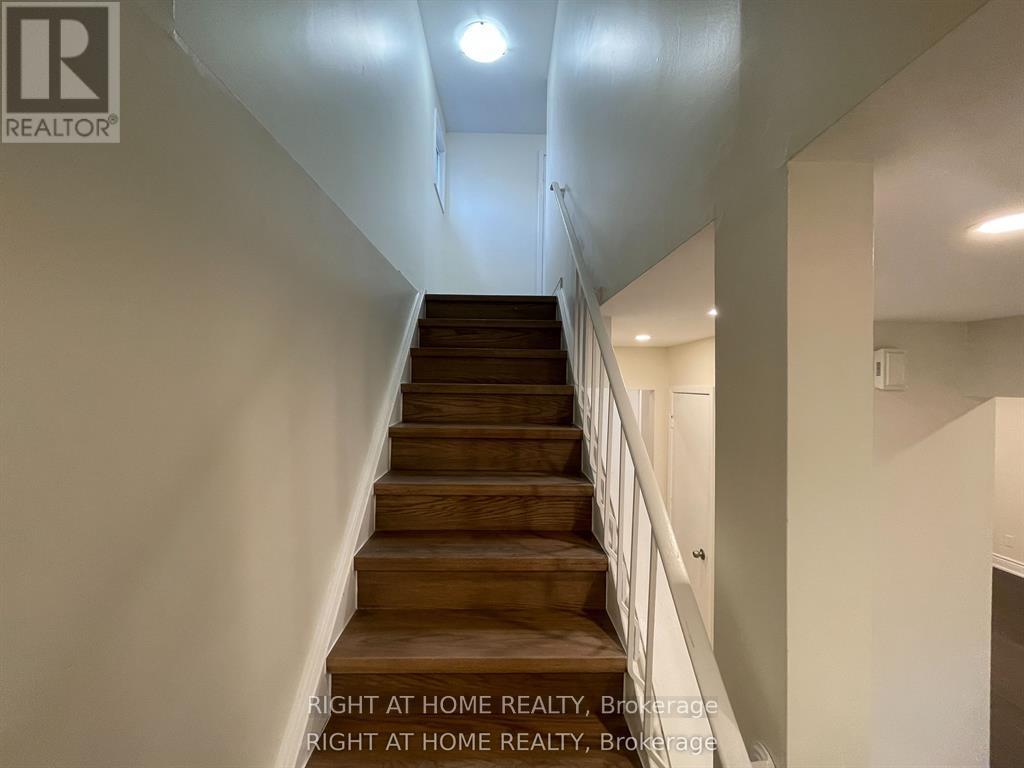 Upper Unit - 139 Riverview Street, Oakville, Ontario  L6L 5P6 - Photo 15 - W12889610