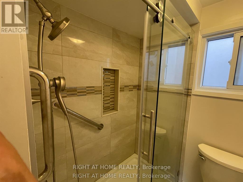 Upper Unit - 139 Riverview Street, Oakville, Ontario  L6L 5P6 - Photo 20 - W12889610