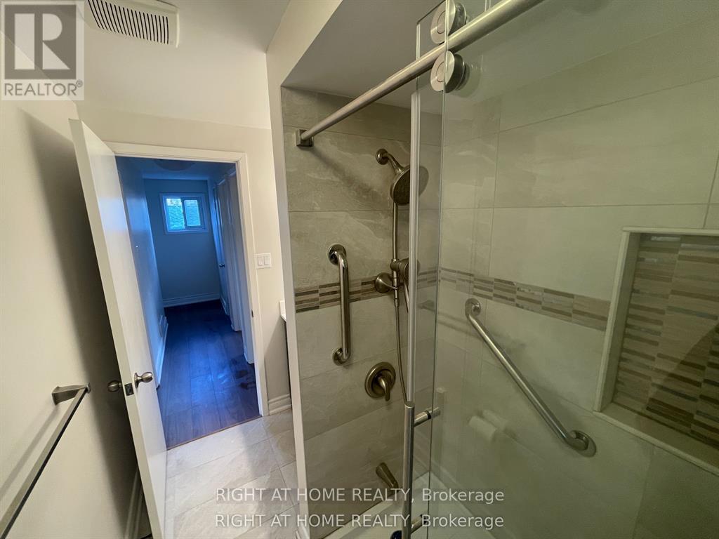 Upper Unit - 139 Riverview Street, Oakville, Ontario  L6L 5P6 - Photo 21 - W12889610