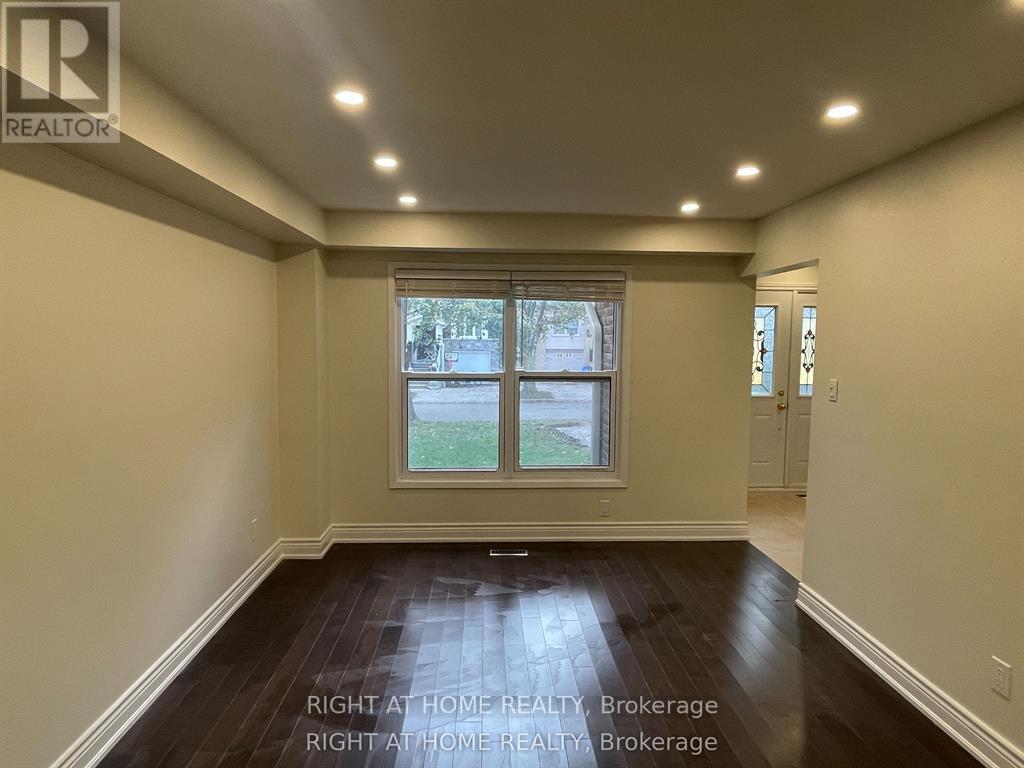 Upper Unit - 139 Riverview Street, Oakville, Ontario  L6L 5P6 - Photo 4 - W12889610