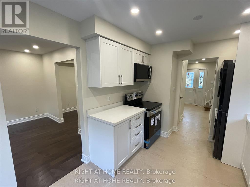 Upper Unit - 139 Riverview Street, Oakville, Ontario  L6L 5P6 - Photo 8 - W12889610