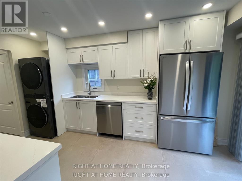 Upper Unit - 139 Riverview Street, Oakville, Ontario  L6L 5P6 - Photo 9 - W12889610