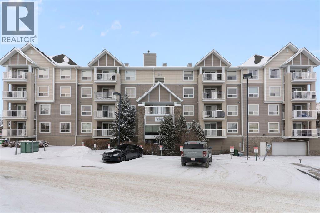 301, 128 Centre Avenue, Cochrane, Alberta  T4C 1Z4 - Photo 1 - A2287535