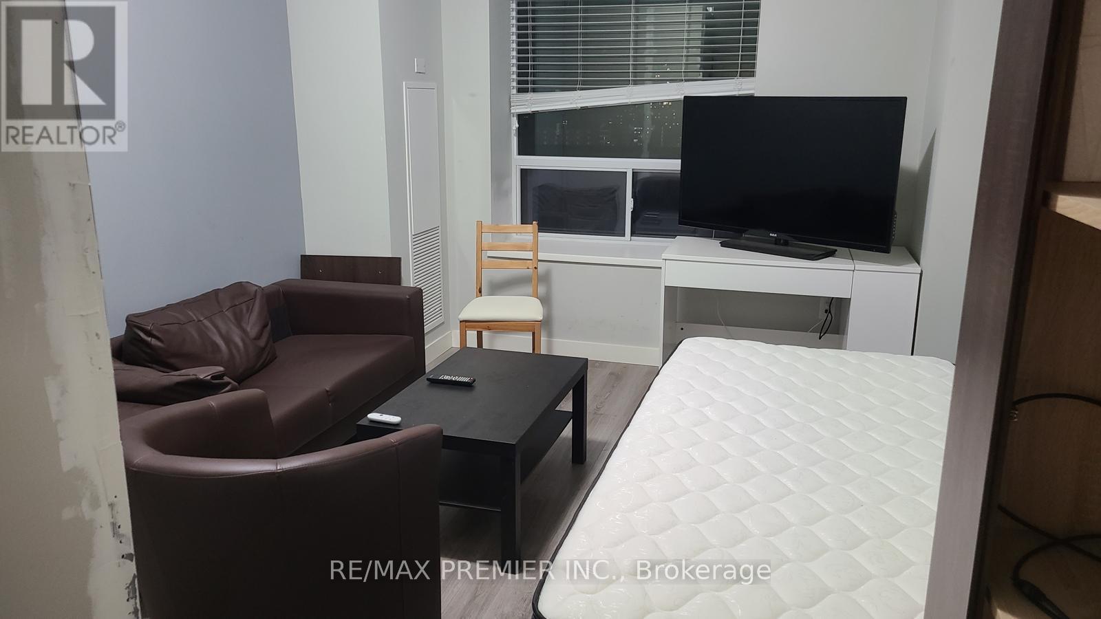 1310 - 318 Spruce Street, Waterloo, Ontario  N2L 0B7 - Photo 6 - X12889616