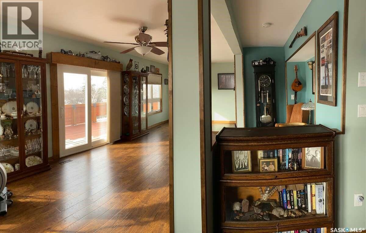 2015 1st Avenue N, Rockglen, Saskatchewan  S0H 3R0 - Photo 11 - SK030591