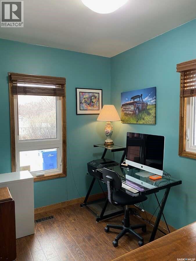 2015 1st Avenue N, Rockglen, Saskatchewan  S0H 3R0 - Photo 17 - SK030591