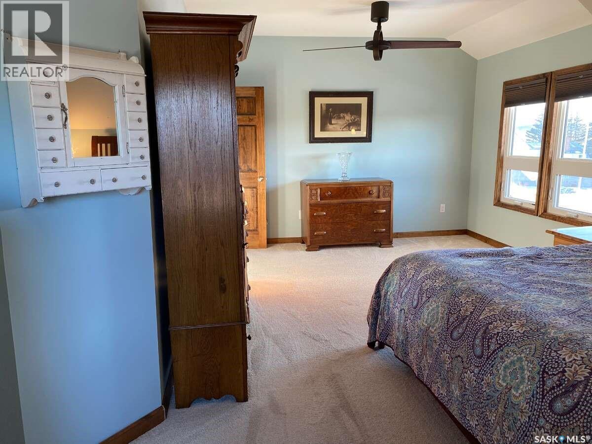 2015 1st Avenue N, Rockglen, Saskatchewan  S0H 3R0 - Photo 26 - SK030591