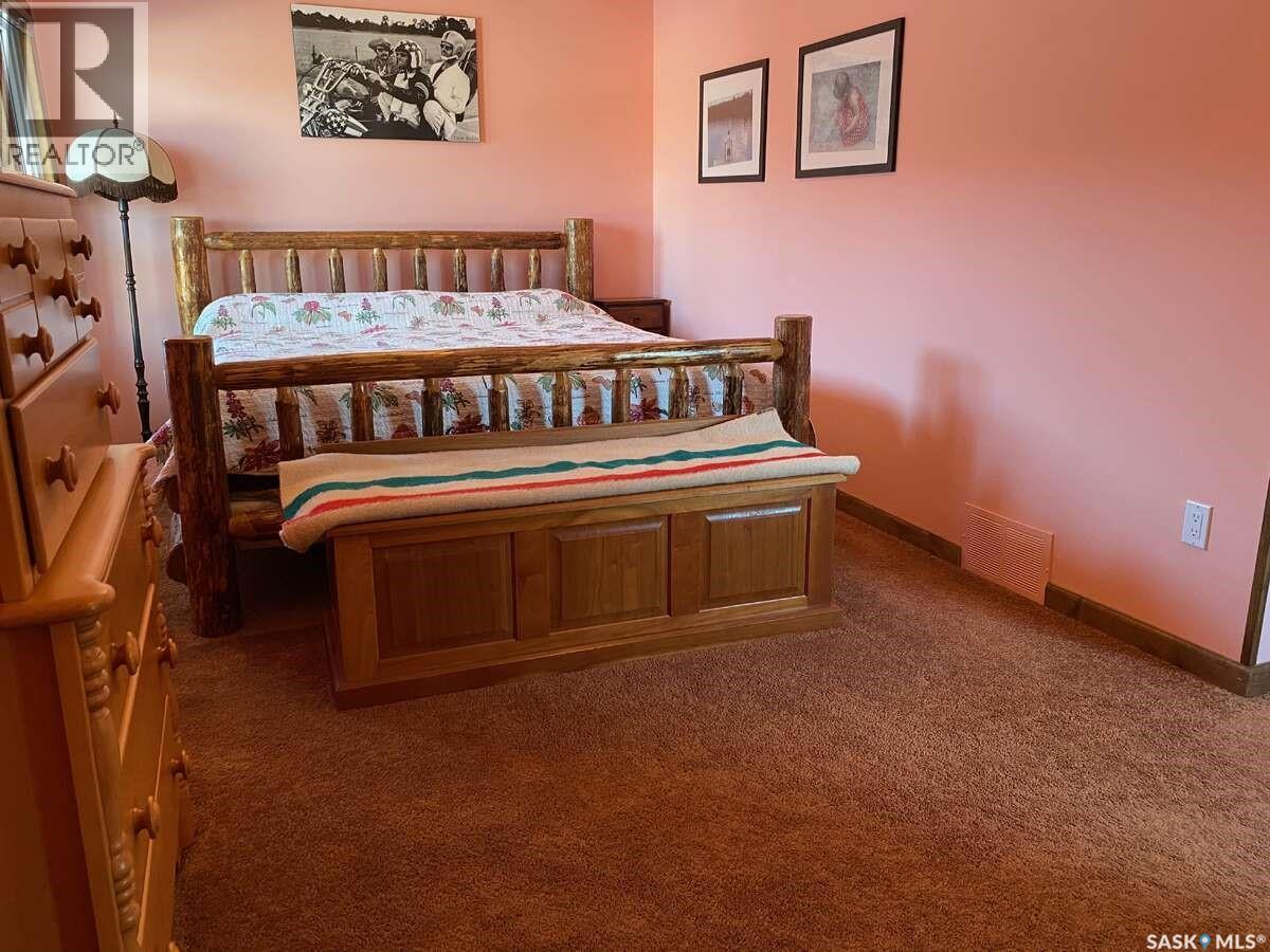 2015 1st Avenue N, Rockglen, Saskatchewan  S0H 3R0 - Photo 27 - SK030591