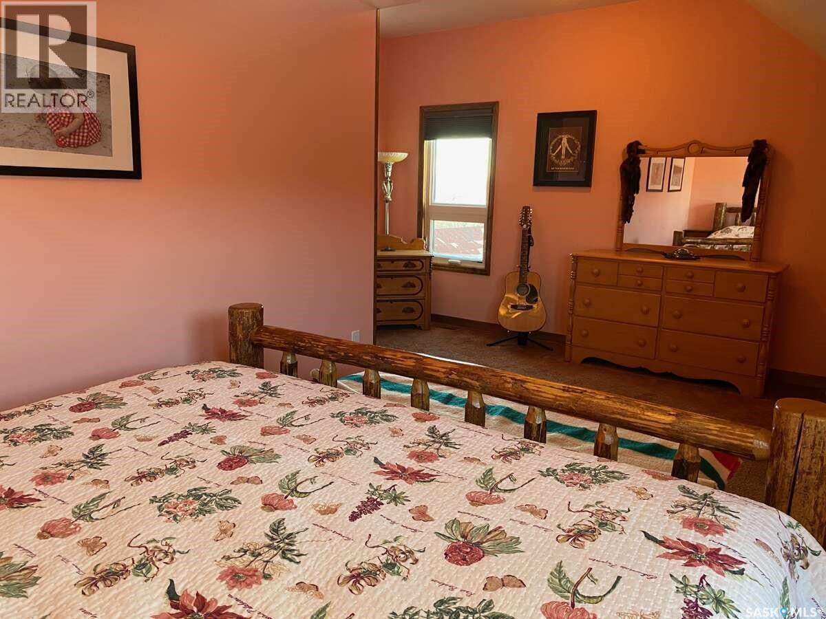 2015 1st Avenue N, Rockglen, Saskatchewan  S0H 3R0 - Photo 28 - SK030591