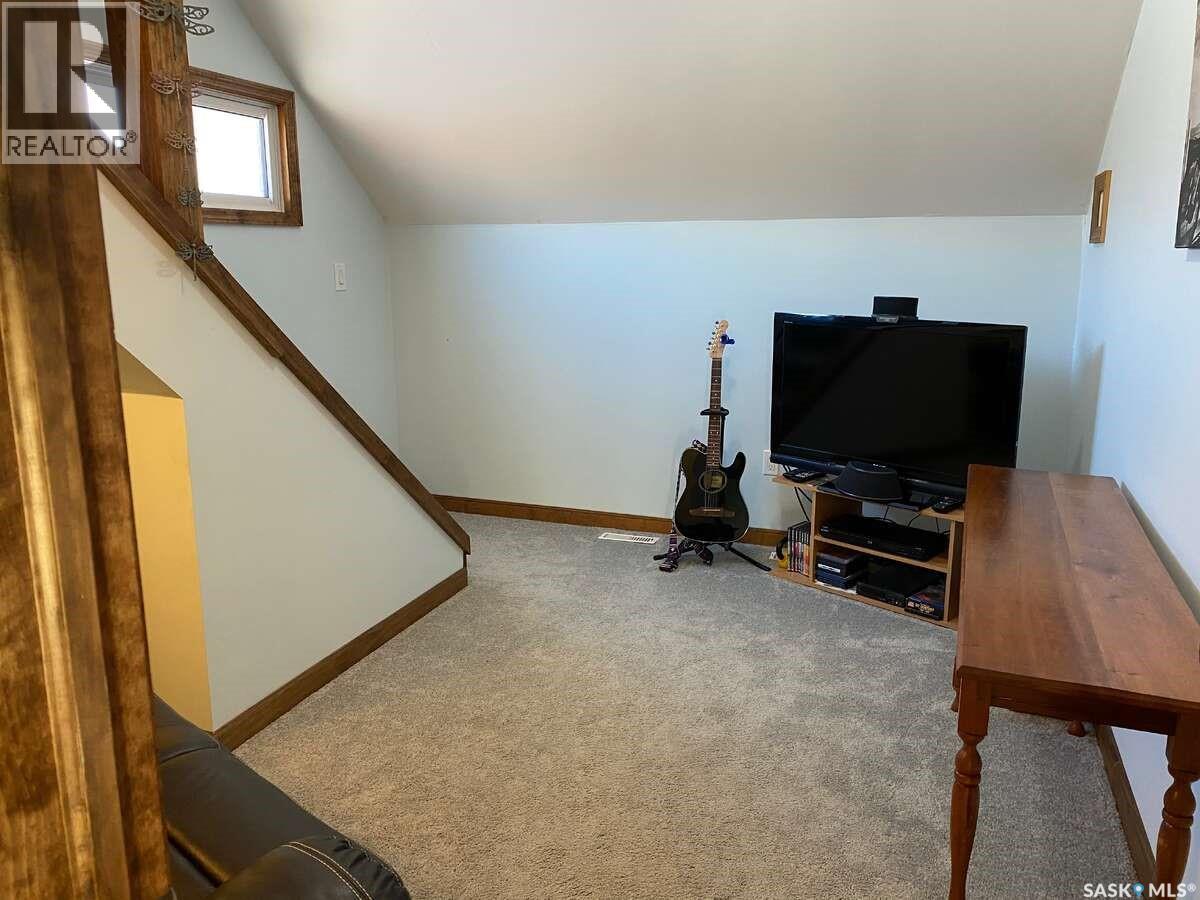 2015 1st Avenue N, Rockglen, Saskatchewan  S0H 3R0 - Photo 30 - SK030591