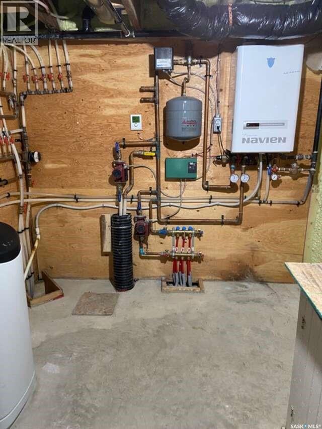 2015 1st Avenue N, Rockglen, Saskatchewan  S0H 3R0 - Photo 36 - SK030591