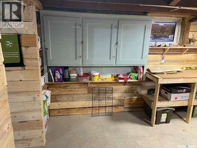 2015 1st Avenue N, Rockglen, Saskatchewan  S0H 3R0 - Photo 38 - SK030591