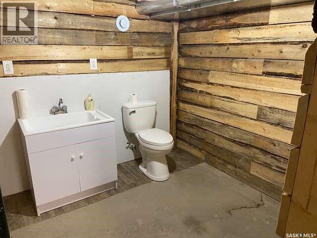 2015 1st Avenue N, Rockglen, Saskatchewan  S0H 3R0 - Photo 42 - SK030591