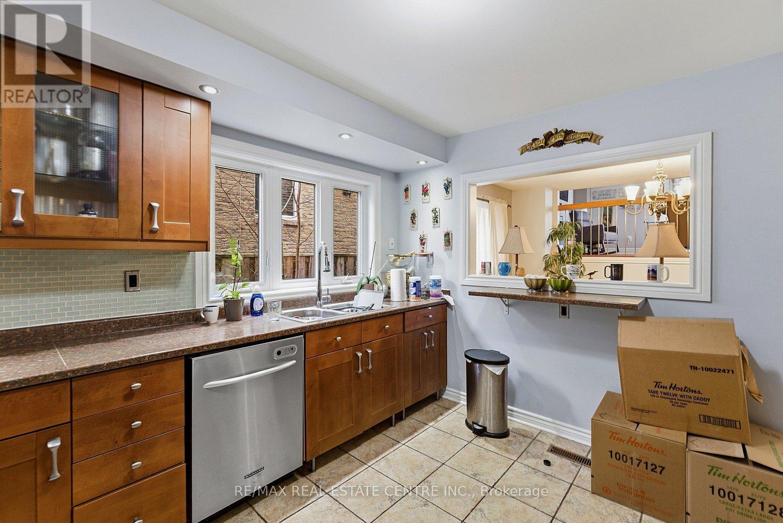 4168 Powderhorn Crescent, Mississauga, Ontario  L5L 3B9 - Photo 11 - W12835328