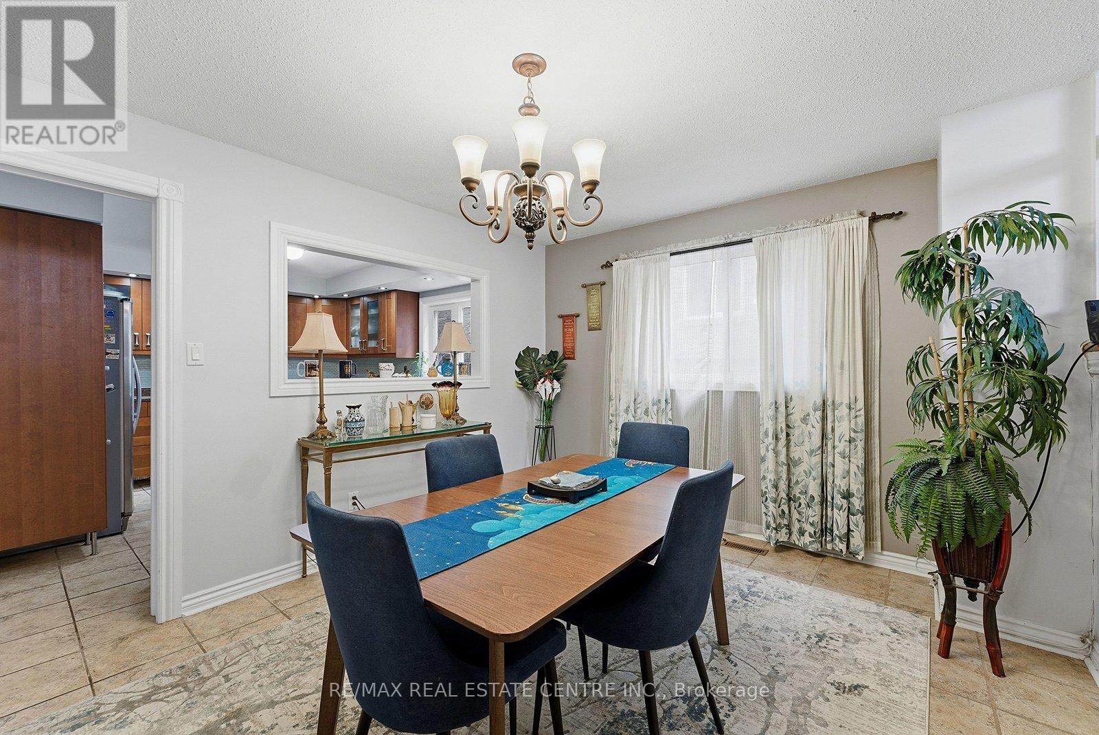 4168 Powderhorn Crescent, Mississauga, Ontario  L5L 3B9 - Photo 8 - W12835328