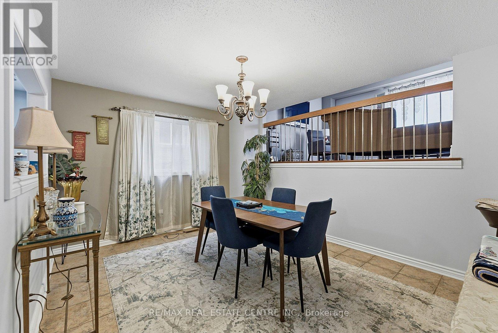 4168 Powderhorn Crescent, Mississauga, Ontario  L5L 3B9 - Photo 7 - W12835328