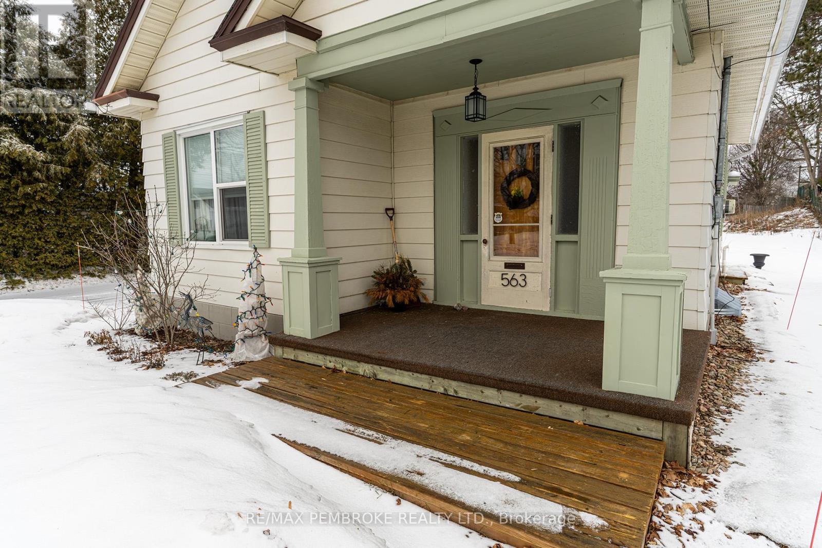 563 Perth Street, Pembroke, Ontario  K8A 6B7 - Photo 3 - X12889648