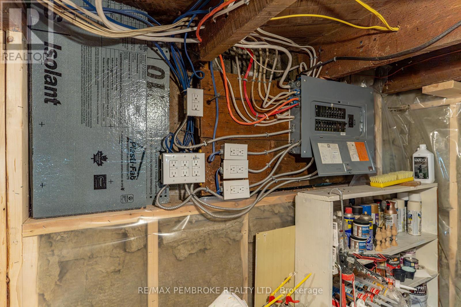 563 Perth Street, Pembroke, Ontario  K8A 6B7 - Photo 32 - X12889648