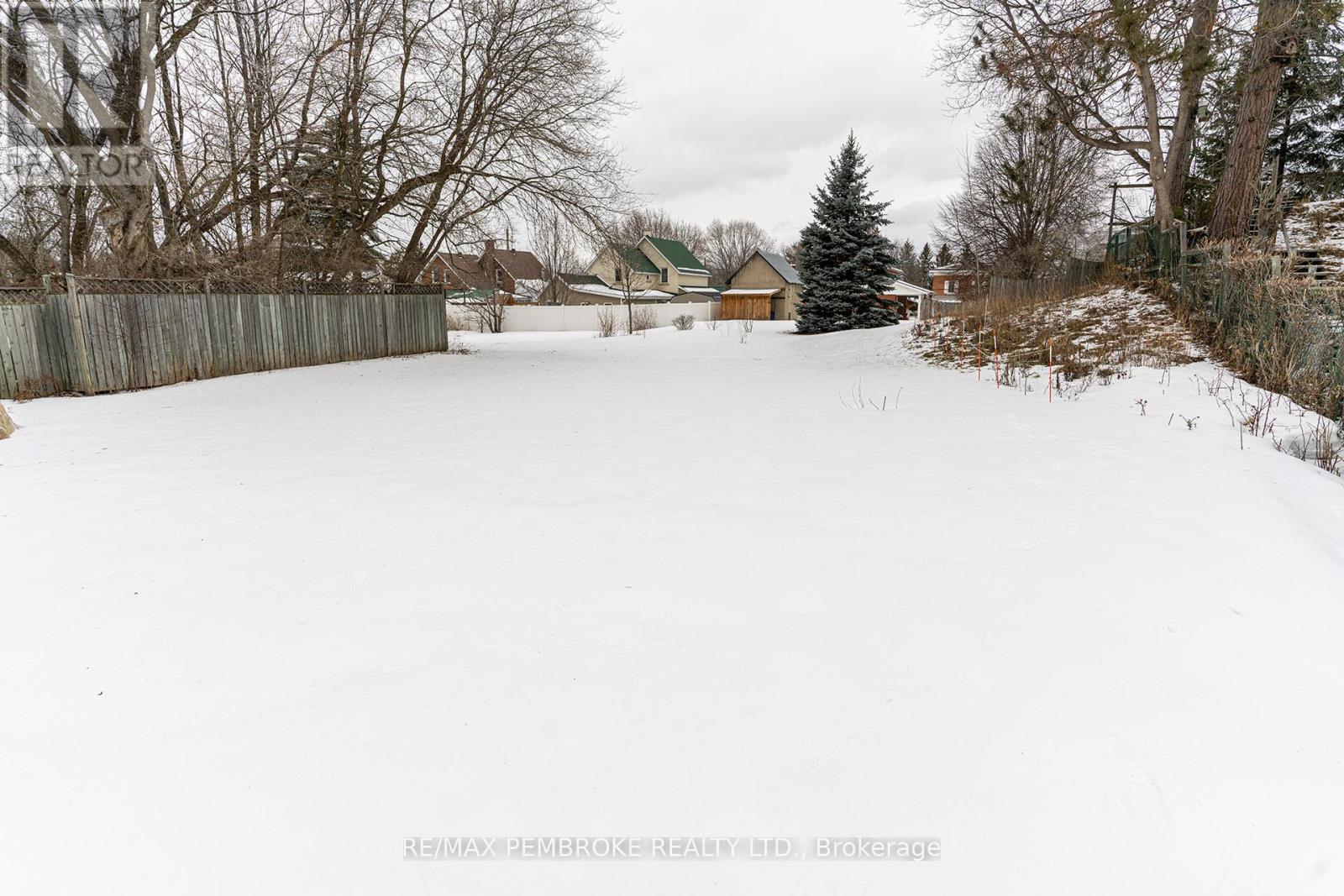 563 Perth Street, Pembroke, Ontario  K8A 6B7 - Photo 37 - X12889648