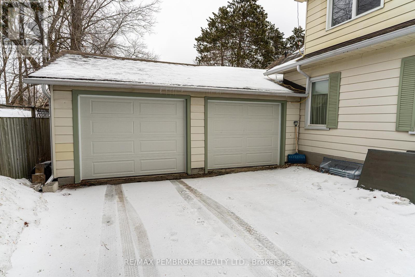 563 Perth Street, Pembroke, Ontario  K8A 6B7 - Photo 41 - X12889648