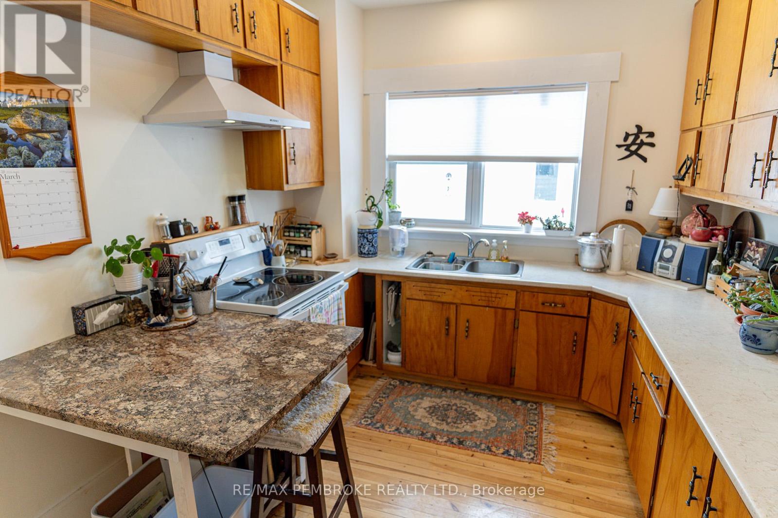 563 Perth Street, Pembroke, Ontario  K8A 6B7 - Photo 9 - X12889648