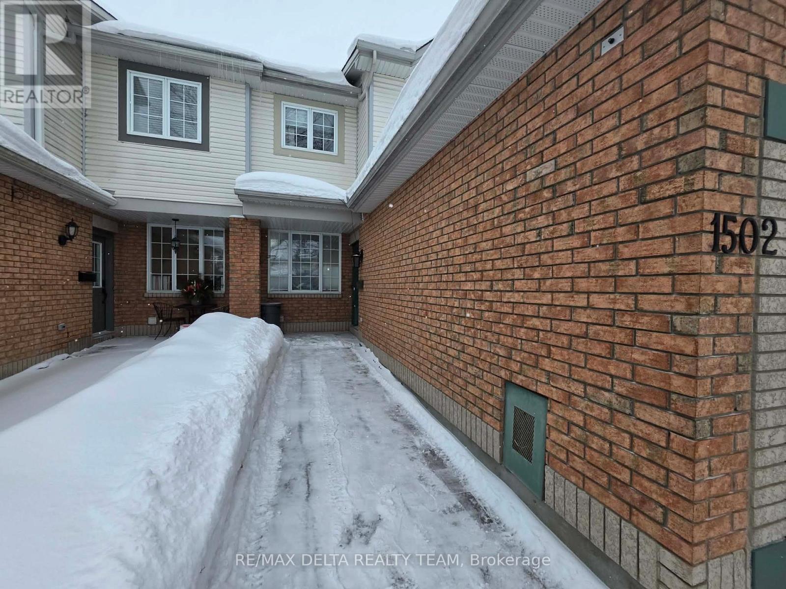 1502 Bonneville Crescent, Ottawa, Ontario  K1C 7N1 - Photo 2 - X12889660