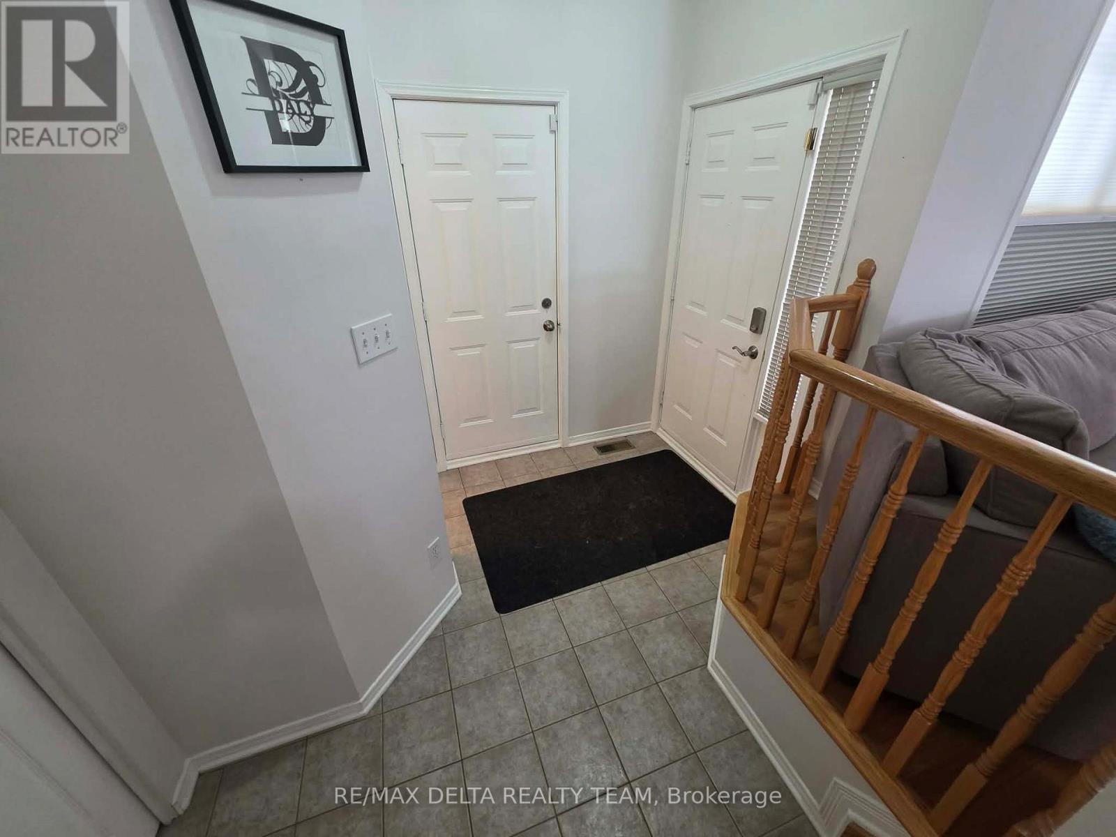 1502 Bonneville Crescent, Ottawa, Ontario  K1C 7N1 - Photo 3 - X12889660