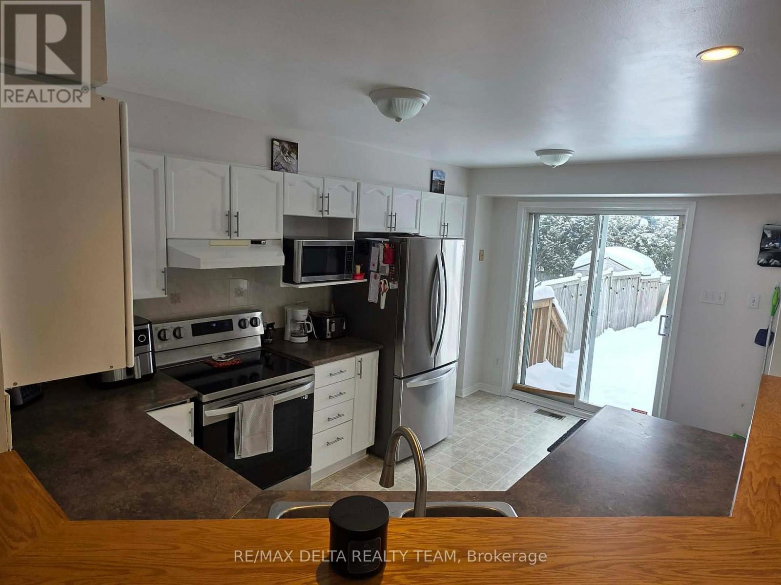 1502 Bonneville Crescent, Ottawa, Ontario  K1C 7N1 - Photo 7 - X12889660