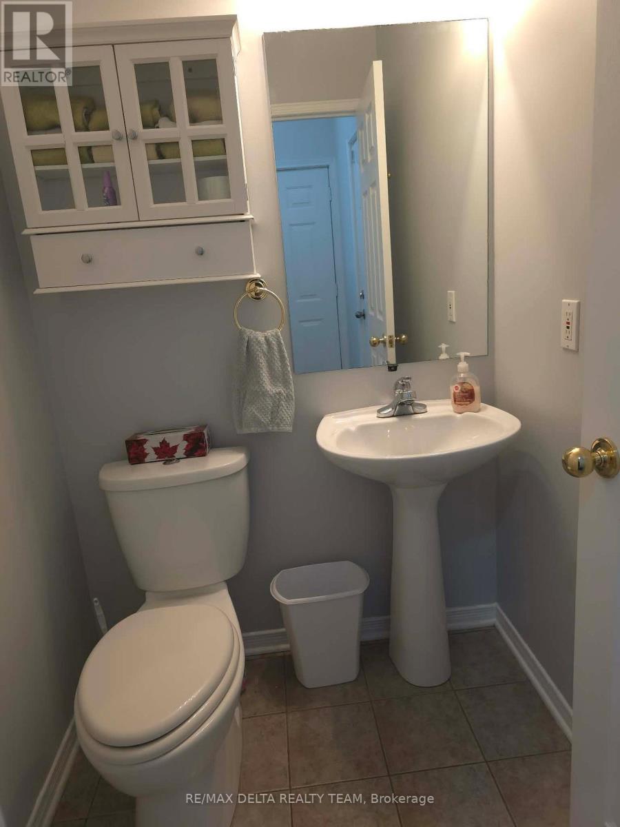 1502 Bonneville Crescent, Ottawa, Ontario  K1C 7N1 - Photo 8 - X12889660