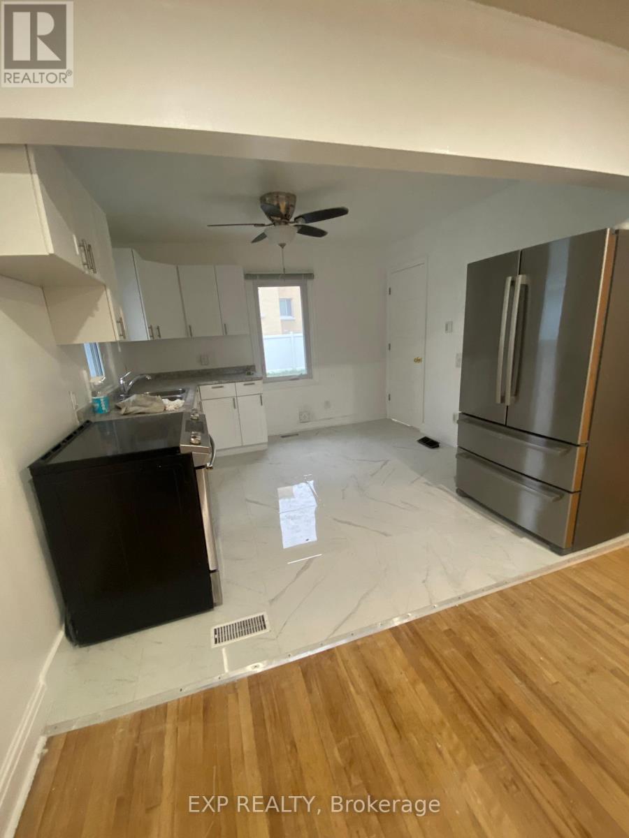 Main - 304 Frontenac Avenue S, Ottawa, Ontario  K1L 6K9 - Photo 3 - X12889666