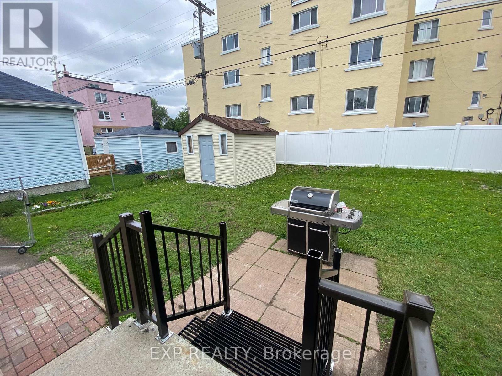 Main - 304 Frontenac Avenue S, Ottawa, Ontario  K1L 6K9 - Photo 9 - X12889666