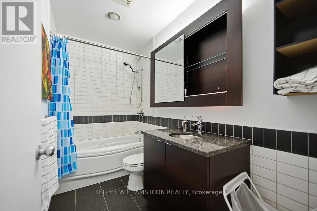 1301 - 324 Laurier Avenue W, Ottawa, Ontario  K1P 0A4 - Photo 21 - X12889674