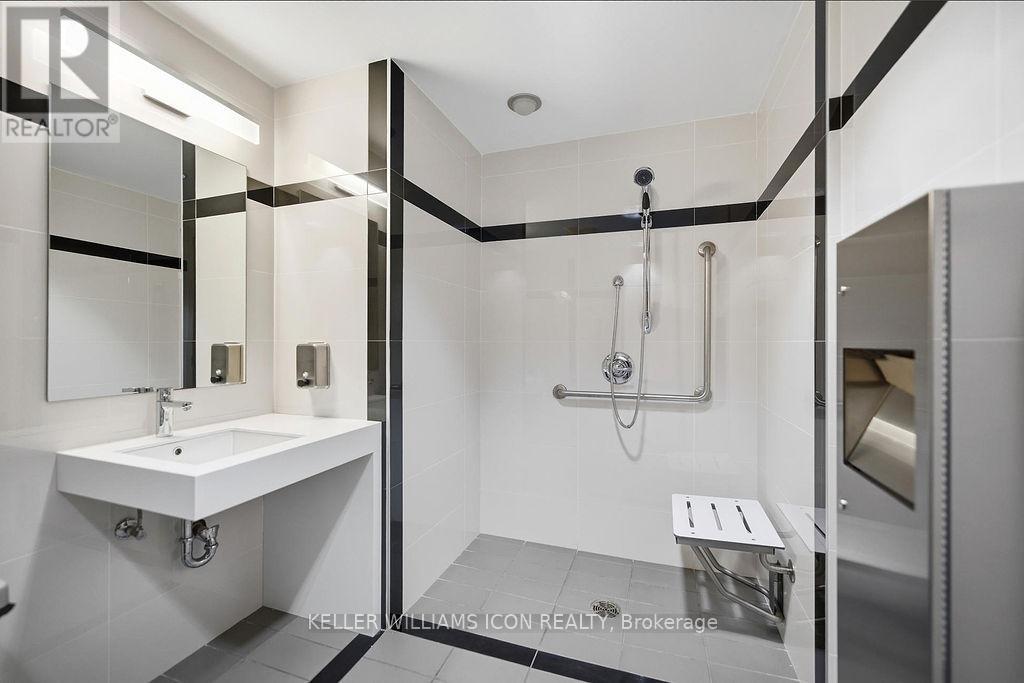 1301 - 324 Laurier Avenue W, Ottawa, Ontario  K1P 0A4 - Photo 33 - X12889676