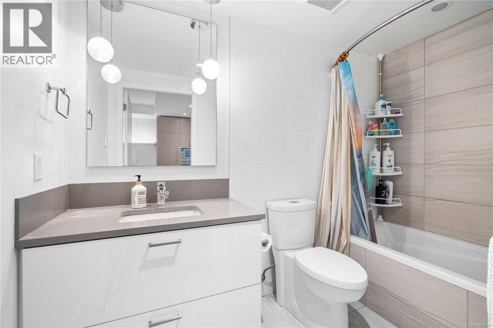 305 838 Broughton St, Victoria, British Columbia  V8W 1E4 - Photo 16 - 1028933