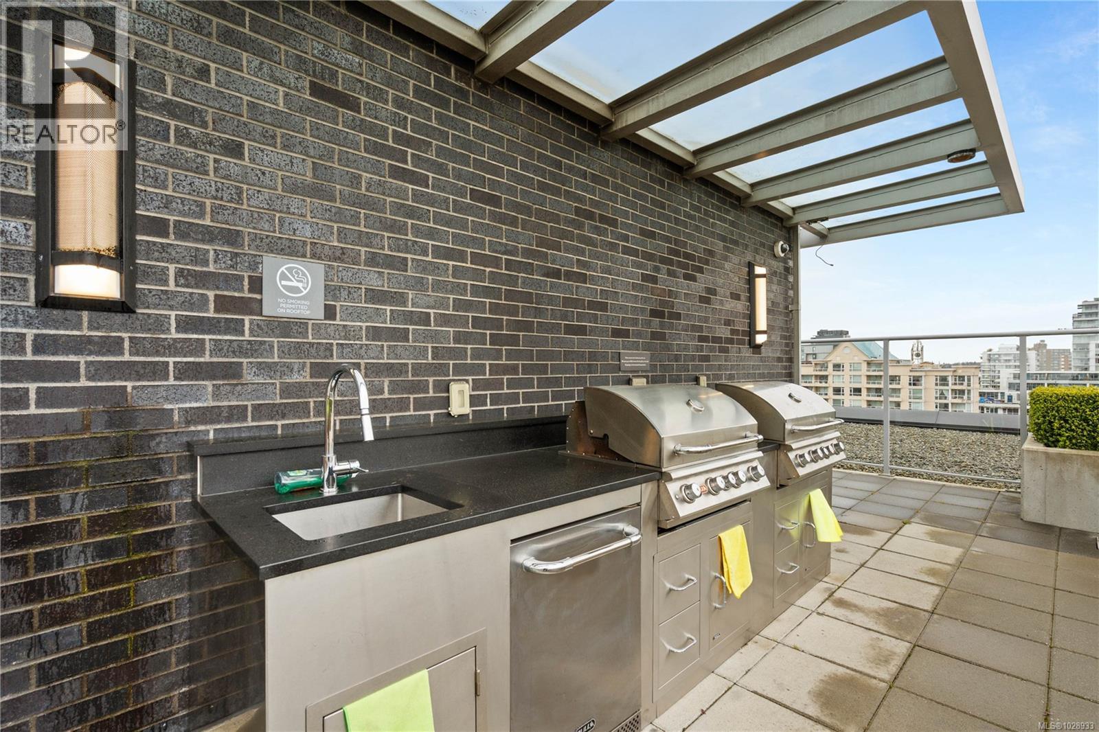 305 838 Broughton St, Victoria, British Columbia  V8W 1E4 - Photo 22 - 1028933