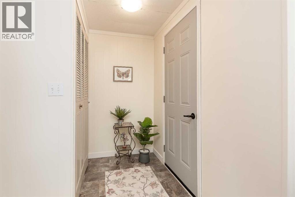 101 6 Avenue Ne, Milk River, Alberta  T0K 1M0 - Photo 2 - A2277106