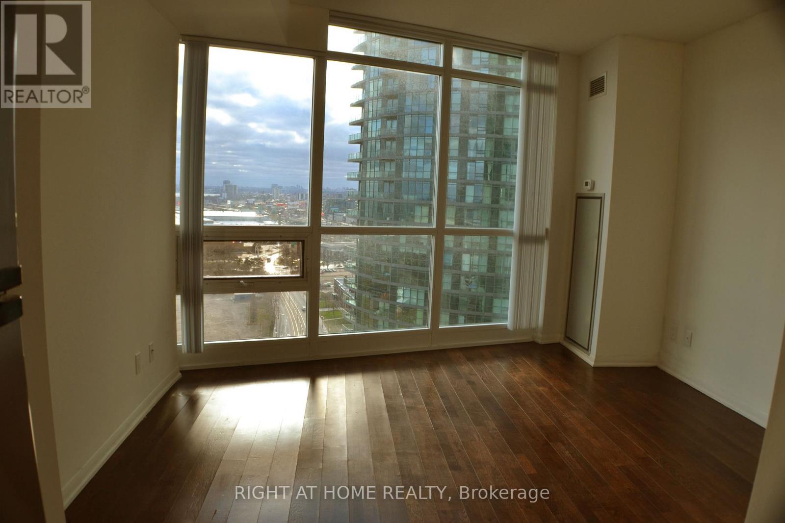 2306 - 215 Fort York Boulevard, Toronto, Ontario  M5V 4A2 - Photo 16 - C12889646