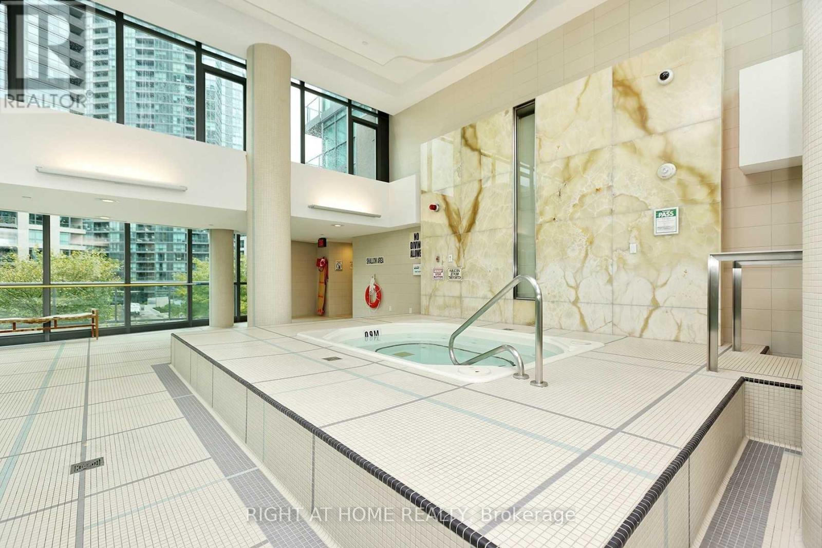 2306 - 215 Fort York Boulevard, Toronto, Ontario  M5V 4A2 - Photo 20 - C12889646