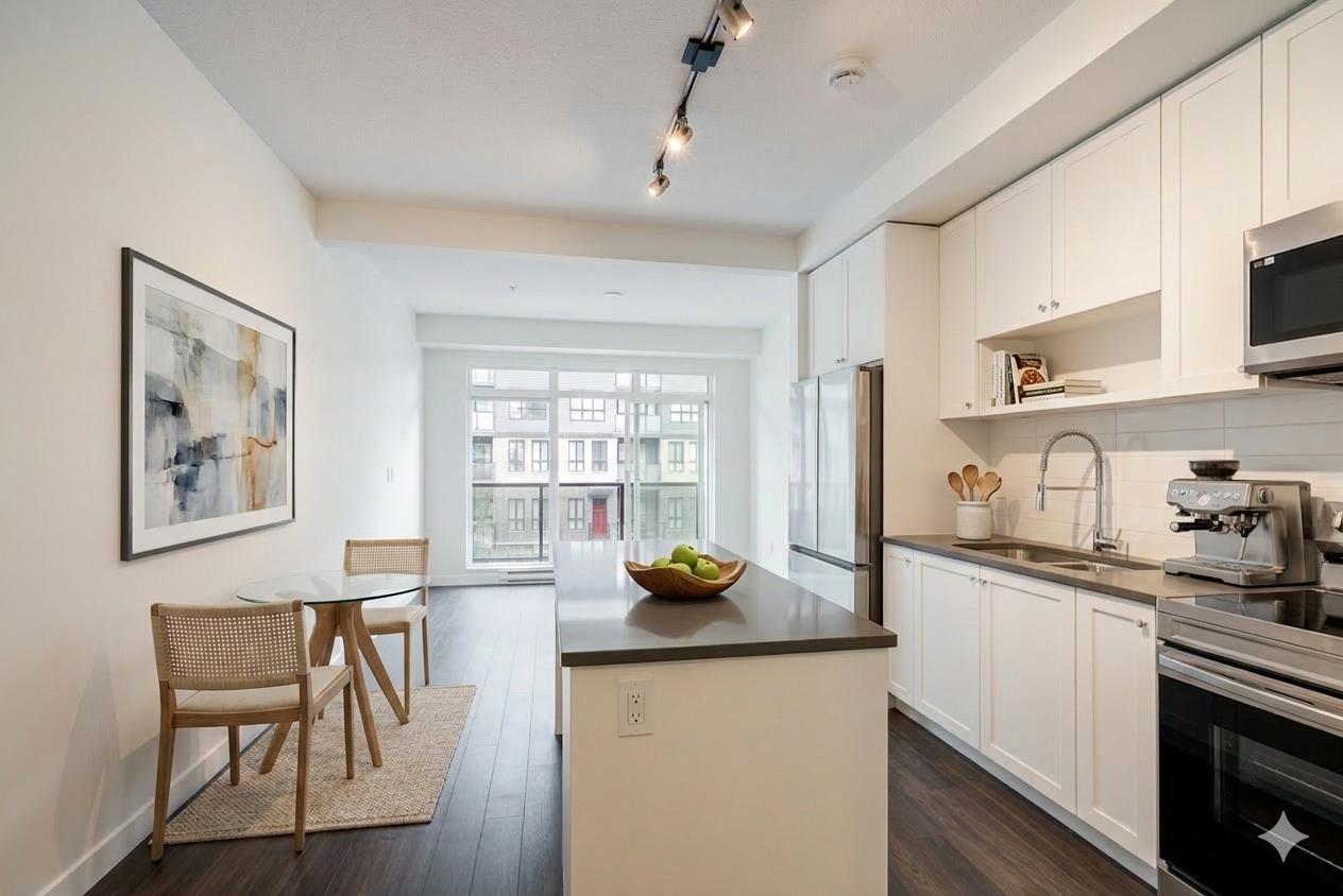 225 15733 85 AVENUE, Surrey, British Columbia