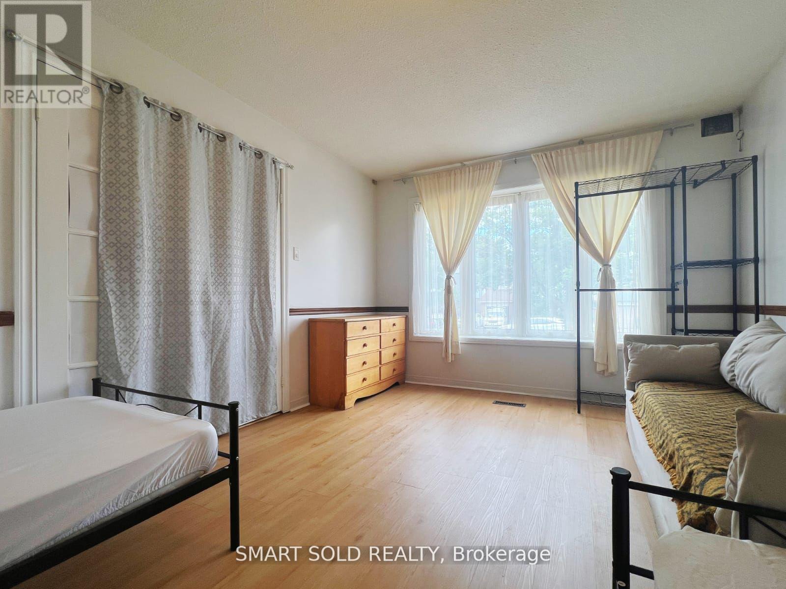 12 Blue Eagle Trail, Toronto (Agincourt North), Ontario  M1V 1V9 - Photo 3 - E12889632