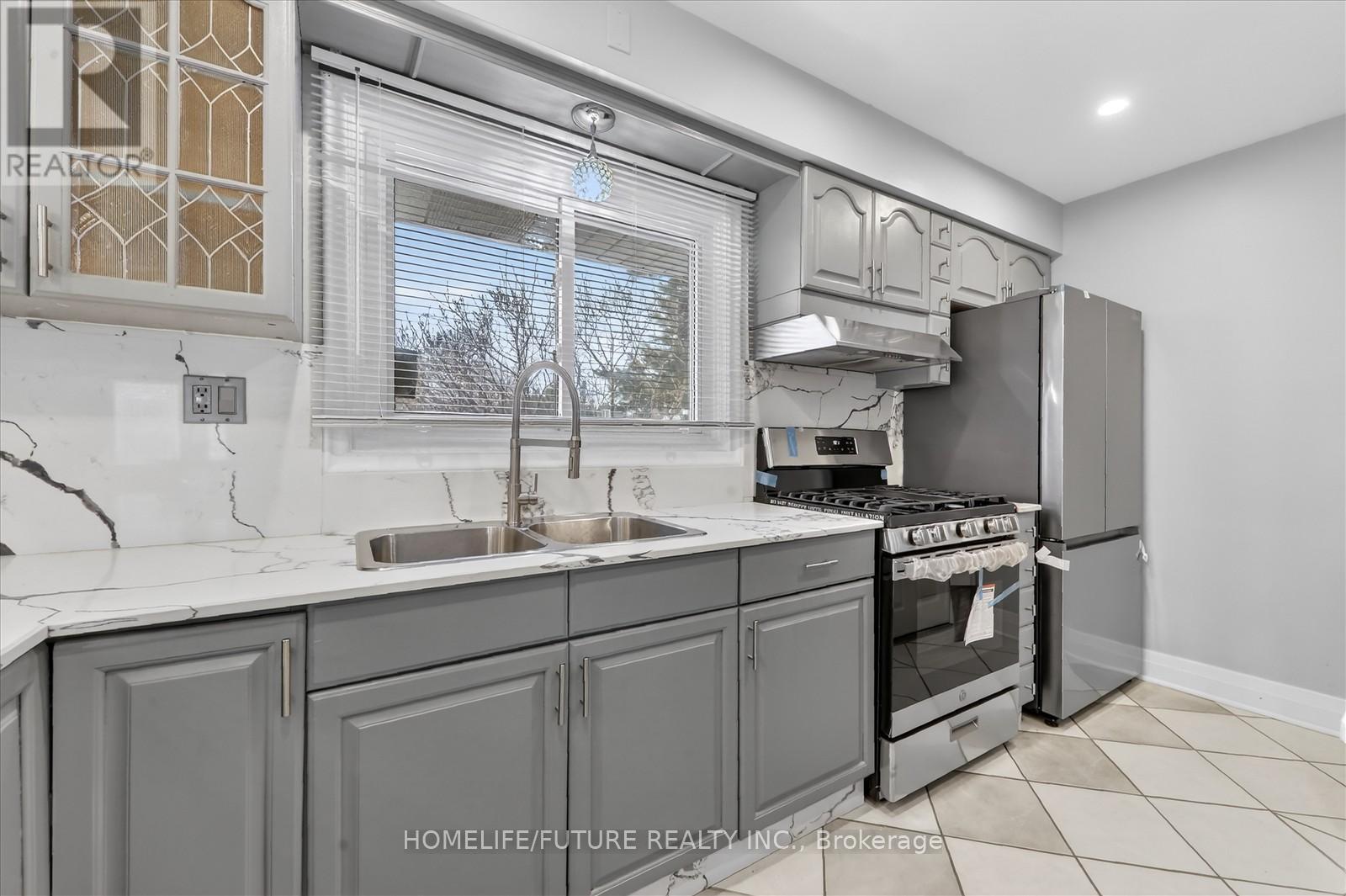 83 Pachino Boulevard, Toronto, Ontario  M1R 4J8 - Photo 15 - E12889658