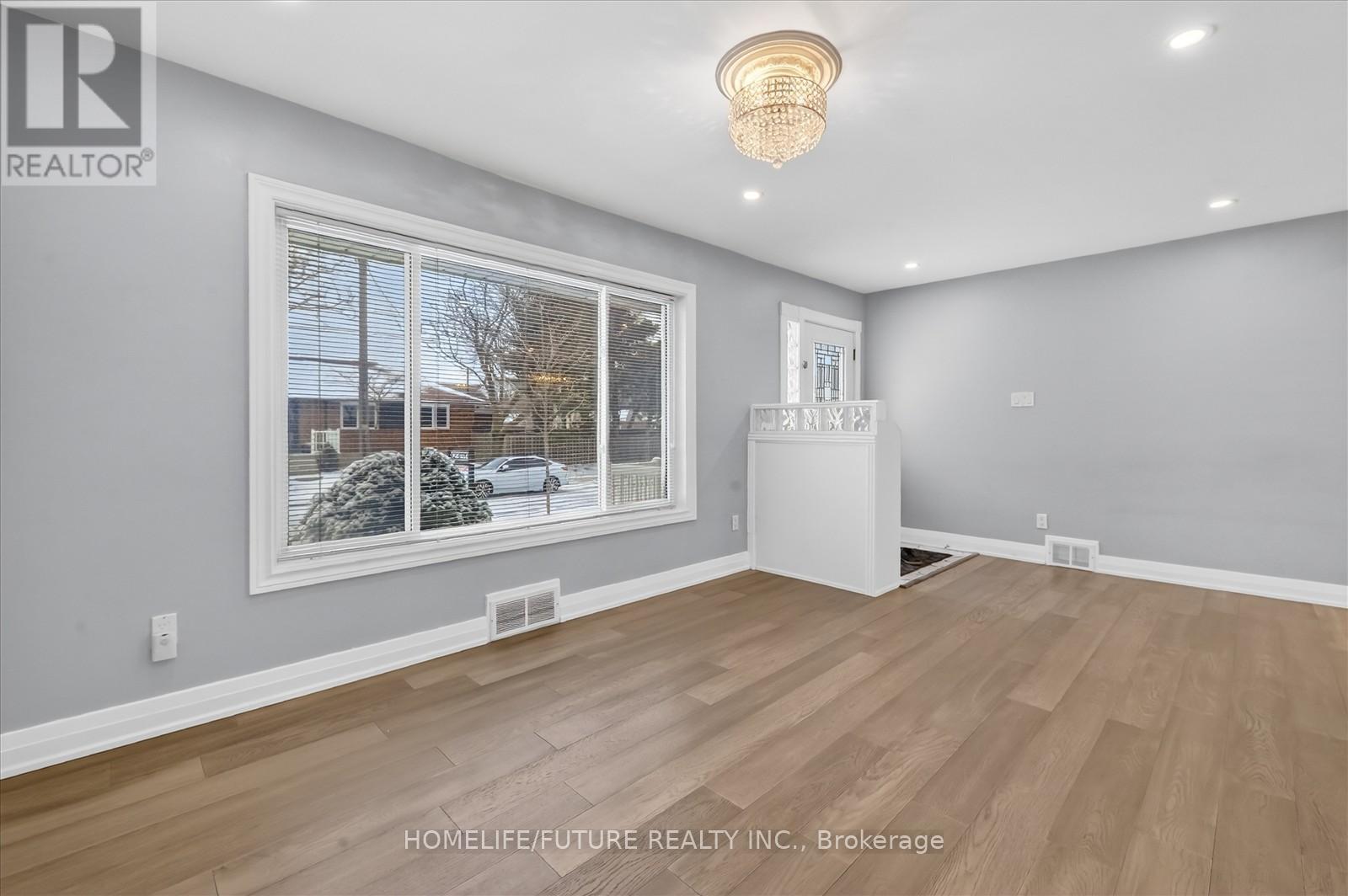 83 Pachino Boulevard, Toronto, Ontario  M1R 4J8 - Photo 8 - E12889658