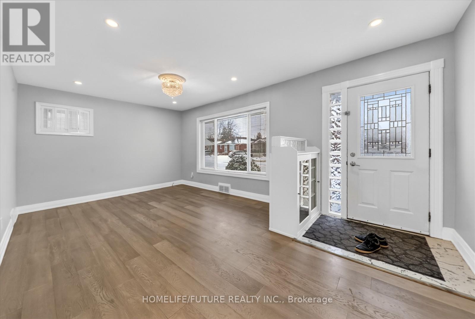 83 Pachino Boulevard, Toronto, Ontario  M1R 4J8 - Photo 9 - E12889658